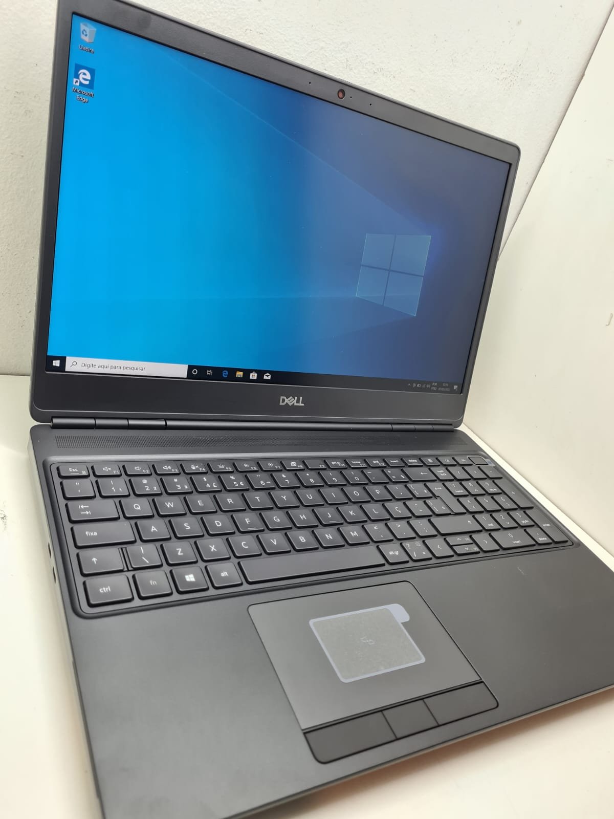 Notebook Dell Latitude corporativo seminovo aberto